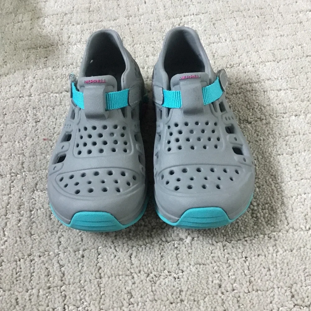 Merrell Kids Grey and Teal Water Shoes Slip-On